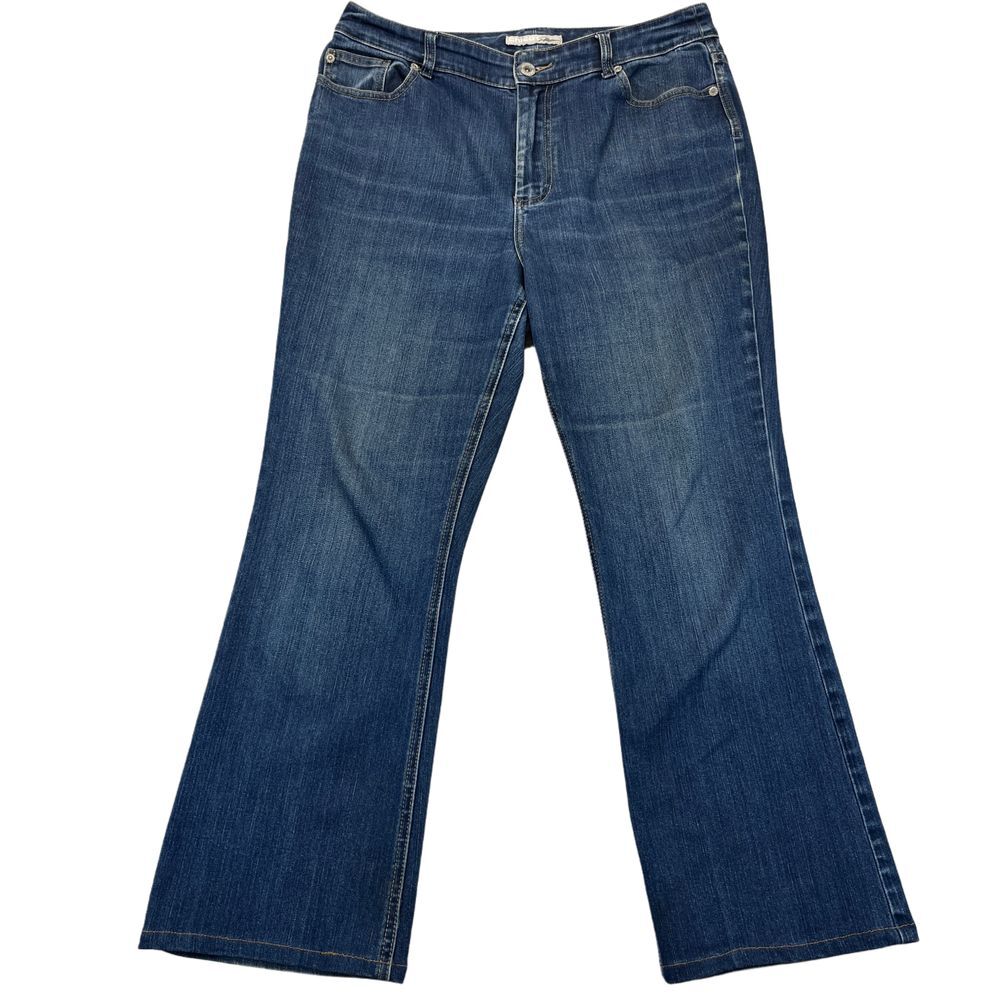 Chico's 2 Platinum Bootcut Jeans Stretch Women 12 Embellished Back Pockets Denim